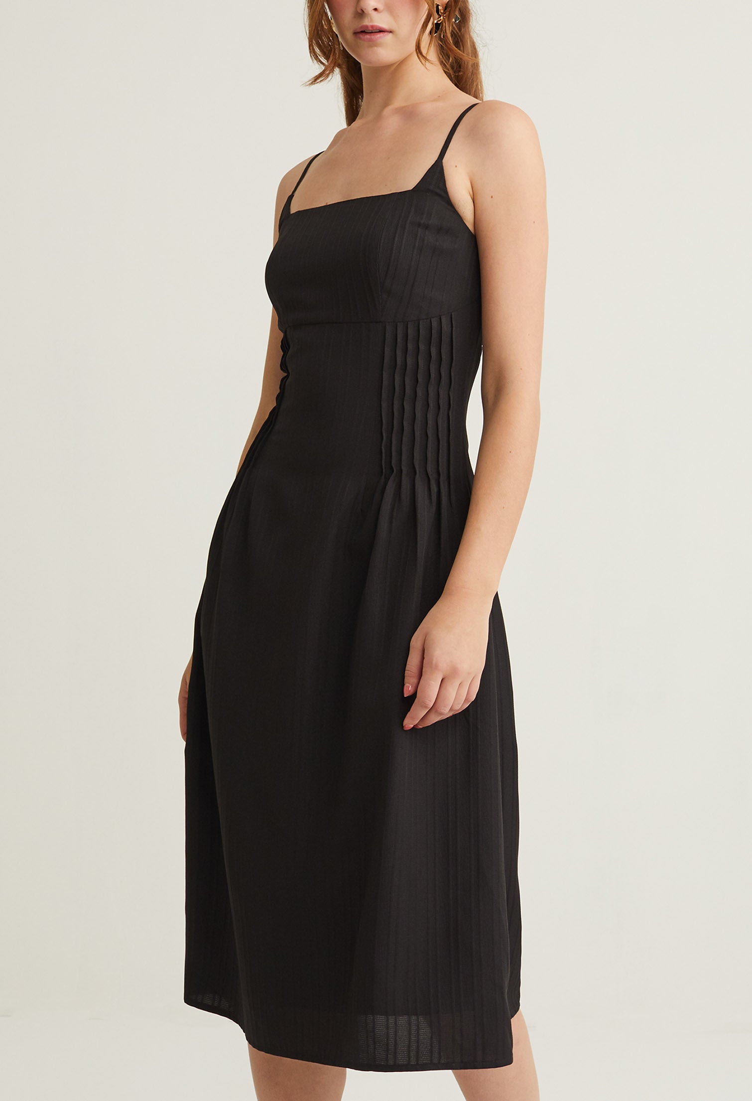 Squared Neck Pleated Midi Dress