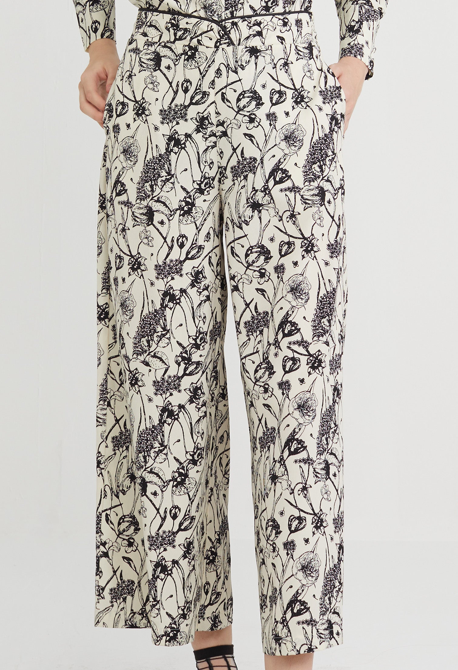 Flowerette Oriental Accent Palazzo Pants