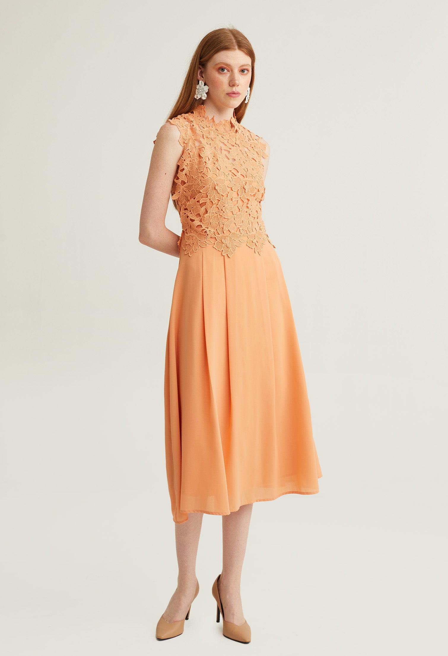 Elegant Laced Bodice Midi Dress