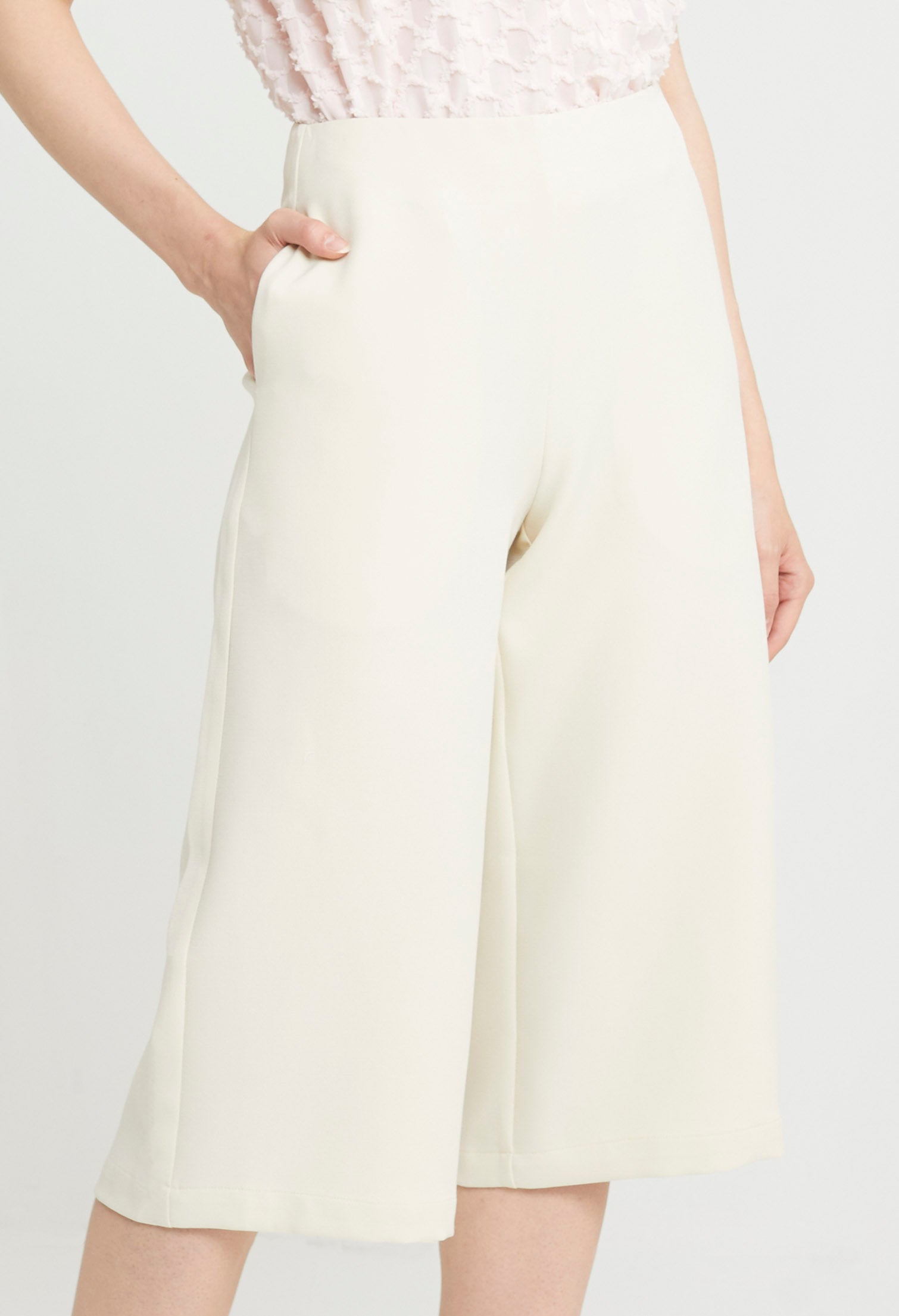 Lush Mid-Rise Trousers